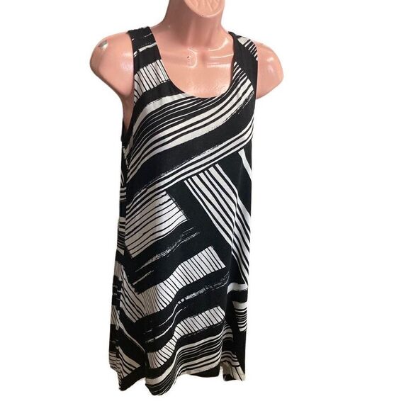 SOMA Black & White Handkerchief Hem Sleeveless Geometric Dress - Picture 2 of 9